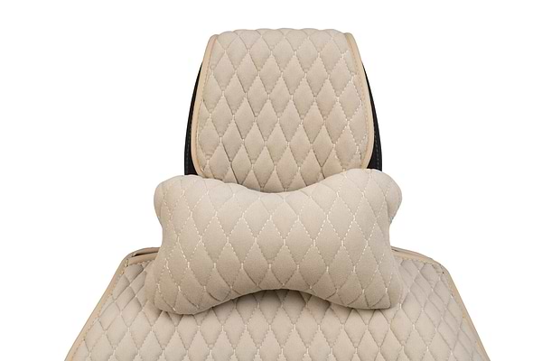 Фото - Автомобильная подушка на подголовник EVAtech из алькантары 27х16 см бежевая с бежевой нитью, малый ромб SPALMRII