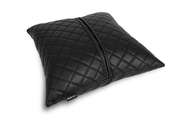 Фото - Автомобільна подушка EVAtech ECO 40x40 см Toyota чорна з чорною ниткою SPBCSBBV031