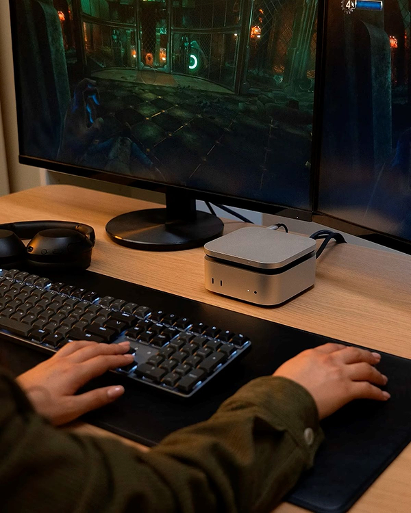 Фото - Мультимедіа док-станція Satechi USB4 Slim NVMe SSD Enclosure Silver (ST-EU4SNSS)