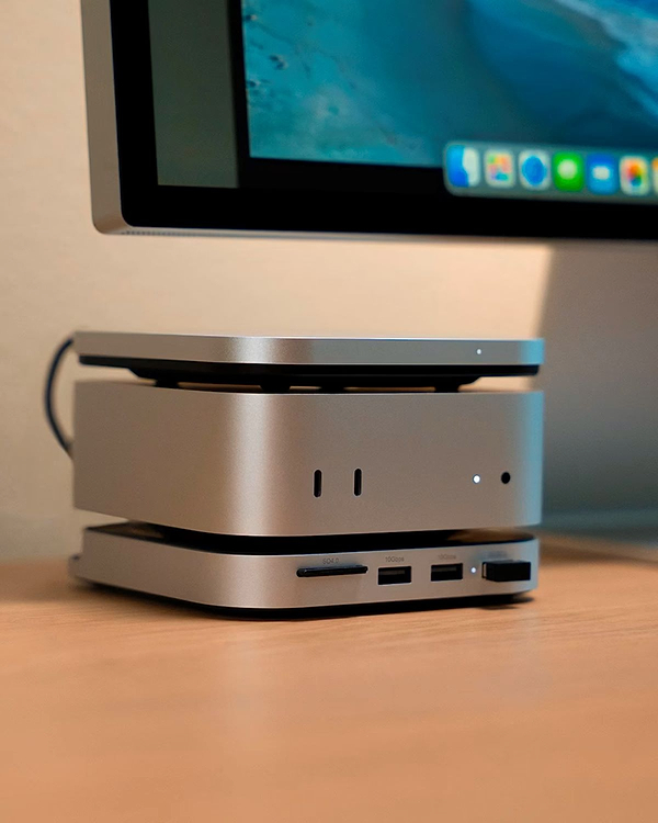 Фото - Мультимедіа док-станція Satechi USB4 Slim NVMe SSD Enclosure Silver (ST-EU4SNSS)