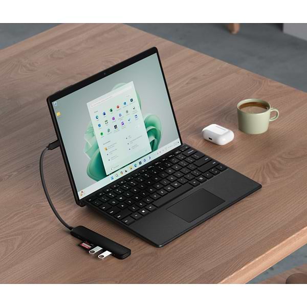 Фото - Хаб USB Satechi 6-in-1 USB-C Slim Multiport Adapter 4K Black (ST-P6SK)