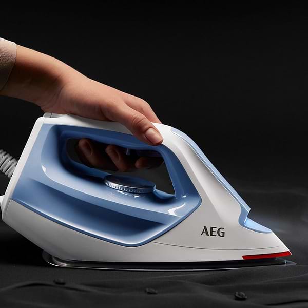 Фото - Утюг с парогенератором AEG Delicate 7000 Denim Blue (ST7-1-2DB)