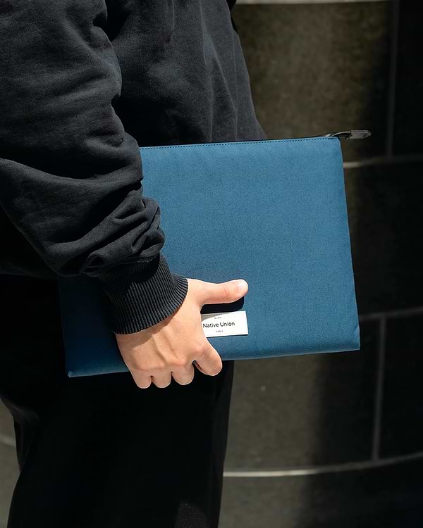 Фото - Чехол для ноутбука Native Union W.F.A Stow Lite 16" Sleeve Case Navy for MacBook Pro 16" (STOW-LT-MBS-NAV-16)