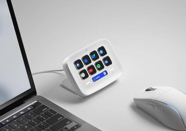 Фото - Пульт управления трансляцией Elgato Stream Deck Neo (10GBJ9901)