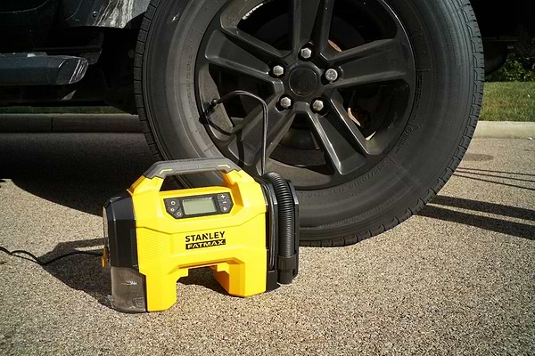 Фото - Автокомпрессор Stanley SXVI02001