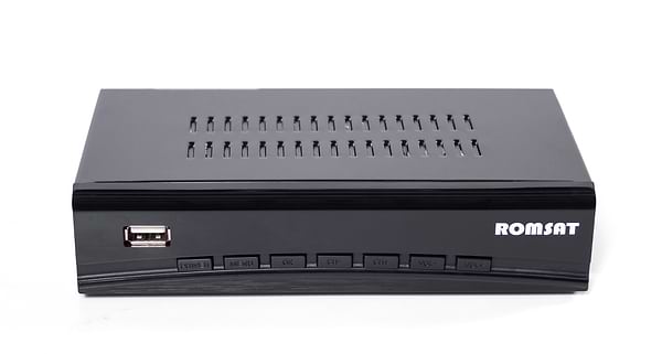 Фото - Тюнер цифрового ТБ Romsat T8050HD