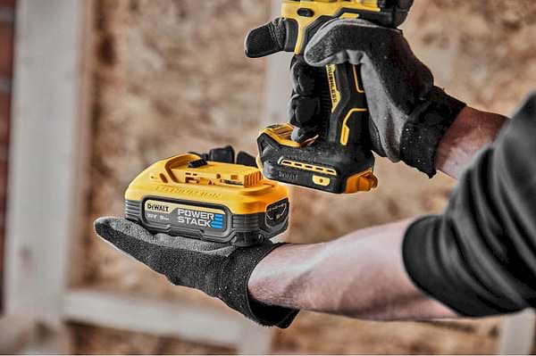 Фото - Дриль-шуруповерт DeWALT DCD800H2T