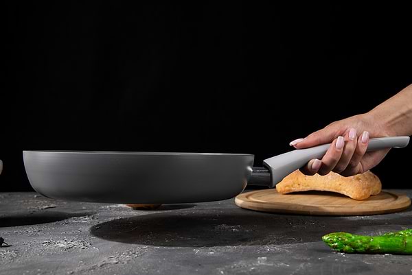 Фото - Сковорода універсальна Tefal C4270532 Renew ON 26 см