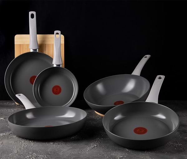 Фото - Сковорода універсальна Tefal C4270532 Renew ON 26 см