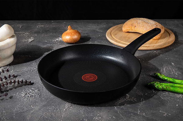 Фото - Сковорода универсальная Tefal G2880632 Hard Titanium ON 28 см