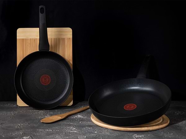 Фото - Сковорода универсальная Tefal G2880632 Hard Titanium ON 28 см