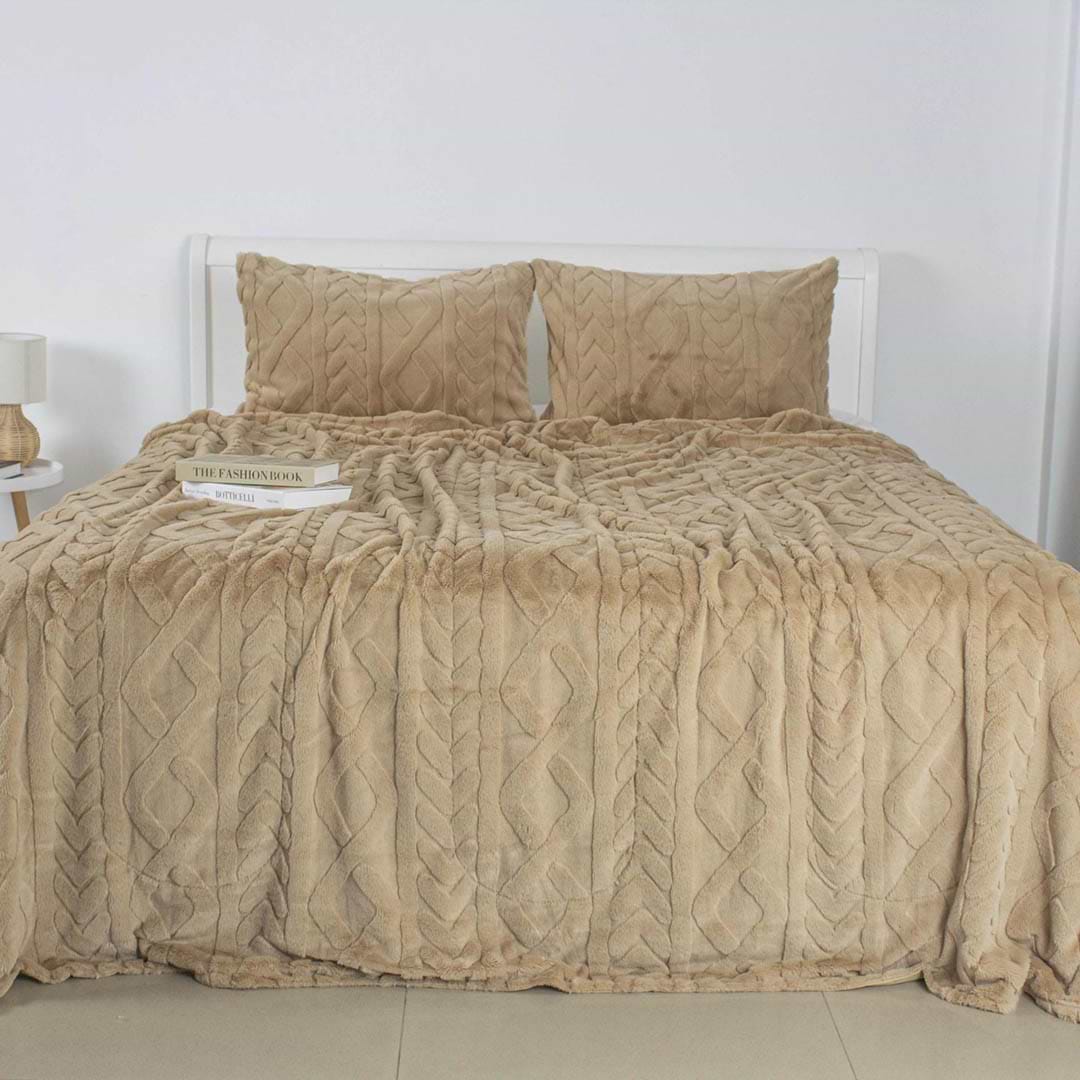 Набір покривало + наволочки євро ТЕП SOFT ANGORA 240х260 см + 50х70 см 2 шт. Золотий беж (4-04885_34648)