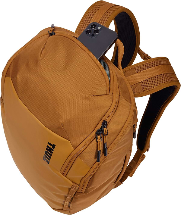 Фото - Рюкзак для ноутбуку Thule Chasm 26L TCHB-215 Golden Brown (3204983)