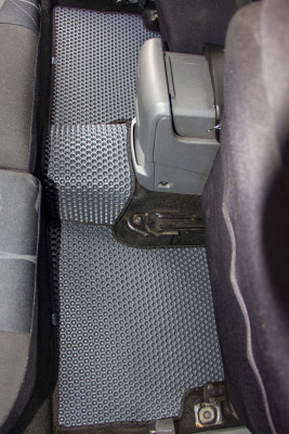 Фото - EVA коврики в салон авто EVAtech для Focus (C307) 5-doors AT Ford 2005-2010 2 поколение Htb EU FD32206CV5TL2RGB