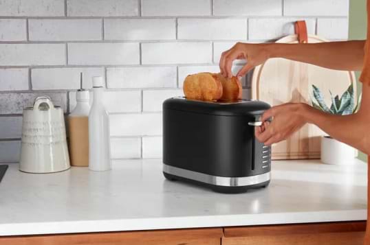 Фото - Тостер KitchenAid 5KMT2109EBM