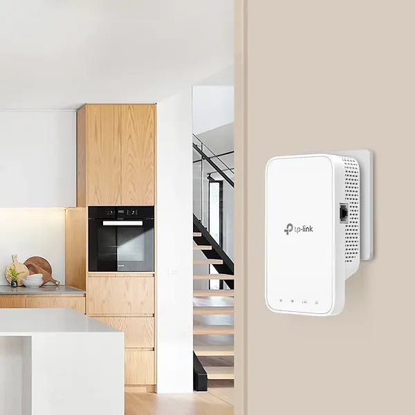 Фото - Посилювач бездротового сигналу TP-Link RE330