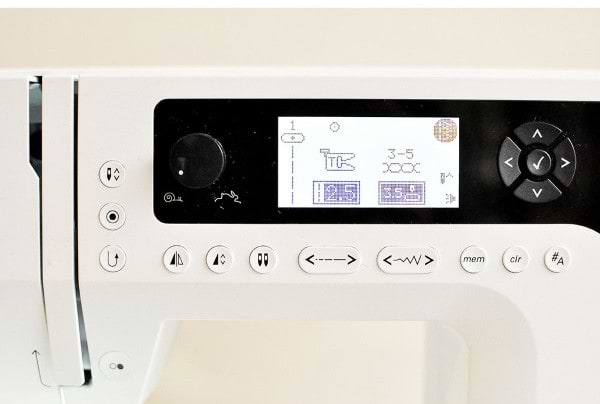 Фото - Швейная машина Bernina Bernette Chicago 5