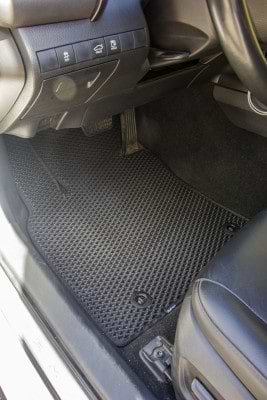 Фото - Коврики из экокожи в салон авто передние EVAtech для Camry (XV70) Toyota 2017-2024 8 поколение Sedan EU TY3245AV2TL2BBB