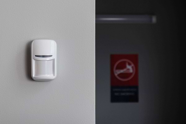 Фото - Беспроводной датчик движения U-PROX PIR VB White