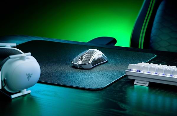 Фото - Миша бездротова ігрова Razer DeathAdder V3 PRO Wireless White (RZ01-04630200-R3G1)
