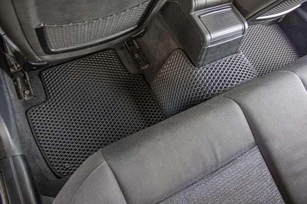 Фото - EVA коврики в салон авто EVAtech для 3 Series (E46) RWD Restyling (with armrest) BMW 2001-2006 4 поколение Sedan EUBM11465CB5BW8RBB