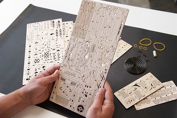 Фото - 3D пазли Ugears Пикап Лесоруб (70171)