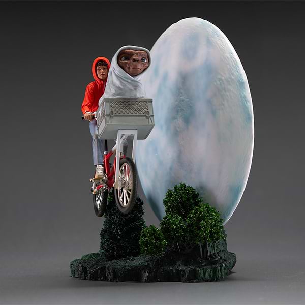 Фото - Колекційна фігурка Iron Studios E.T. THE EXTRA TERRESTRIAL E.T. & Elliot Deluxe Art Scale 1/10 (UNIVET47421-10)
