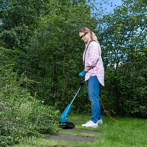 Фото - Триммер садовый Makita UR3000