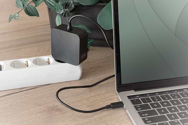 Фото - Зарядное устройство для ноутбука Digitus USB-C 65W (DA-10071)