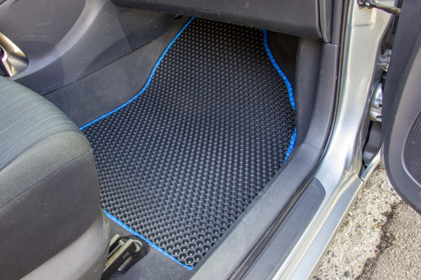 Фото - EVA коврики в салон авто EVAtech для Auris Hybrid (E150) 3-doors Toyota 2009-2012 1 поколение Htb EU TY33850ZV3TL2RBB