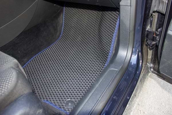 Фото - Килимки з екошкіри в салон авто EVAtech ECO для Passat (B6) (with armrest) Volkswagen 2005-2010 6 покоління Combi EU VW3263CP5AV4BBB