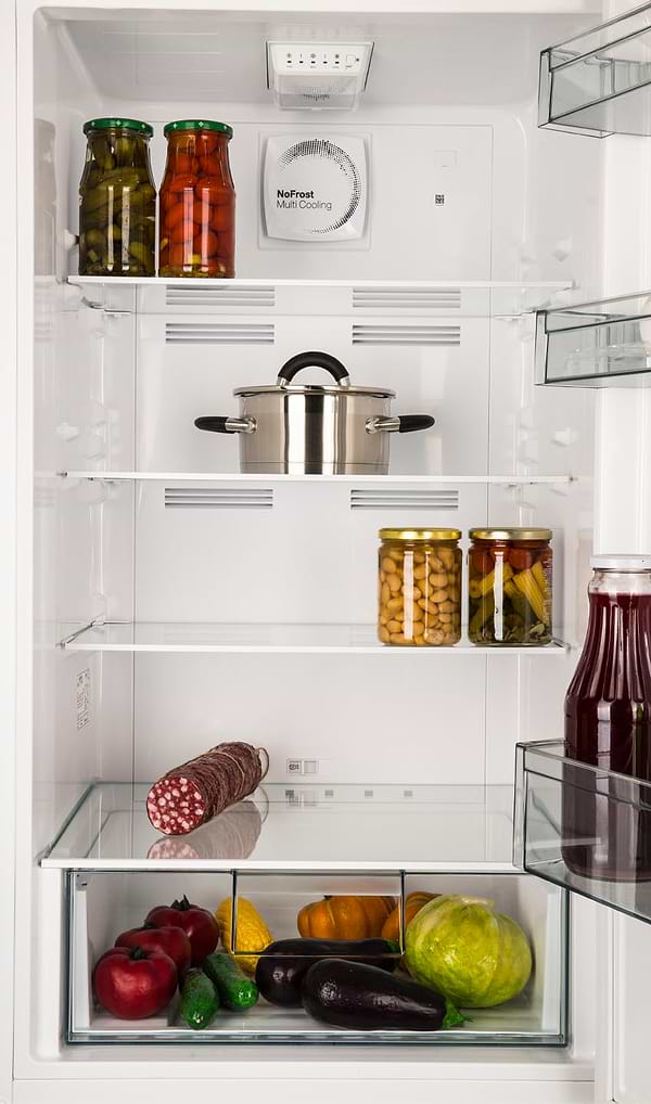 Фото - Холодильник Vestfrost CNF186WBL