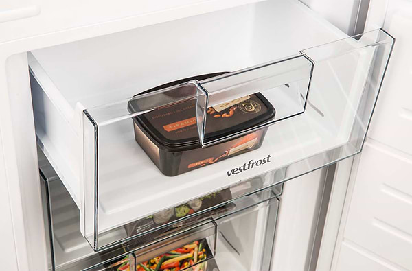 Фото - Холодильник Vestfrost CNF186WBL