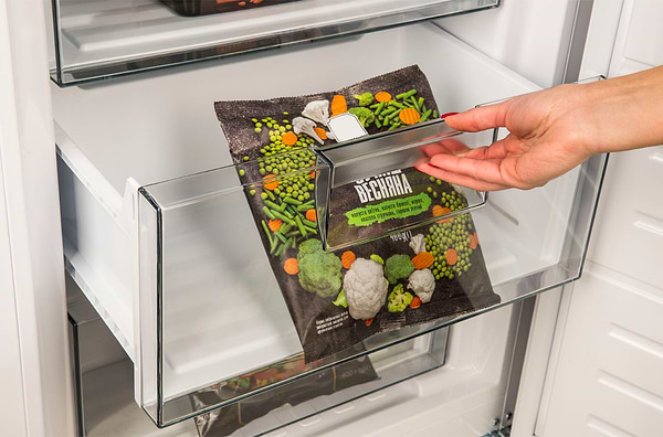 Фото - Холодильник Vestfrost CNF186WBL