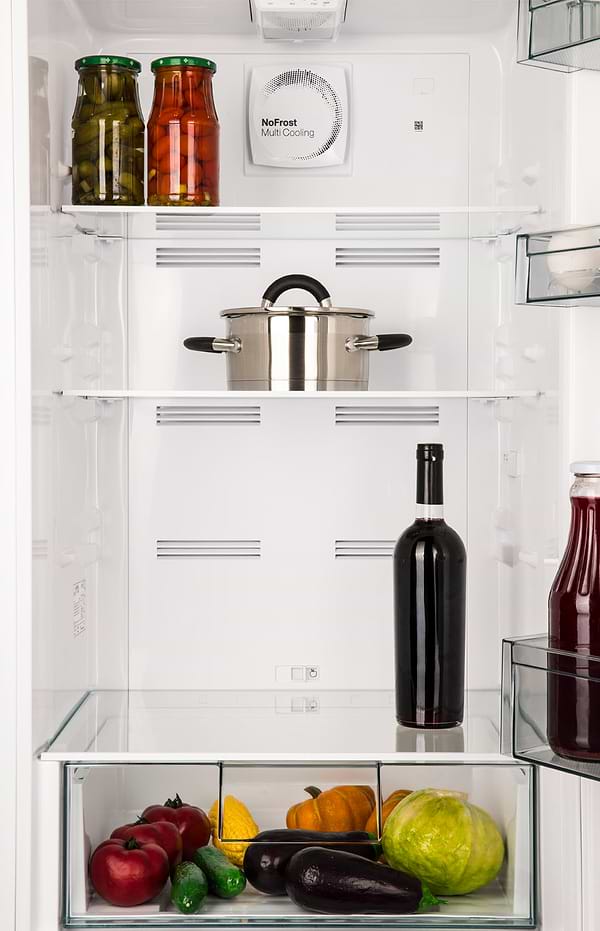 Фото - Холодильник Vestfrost CNF186WBL