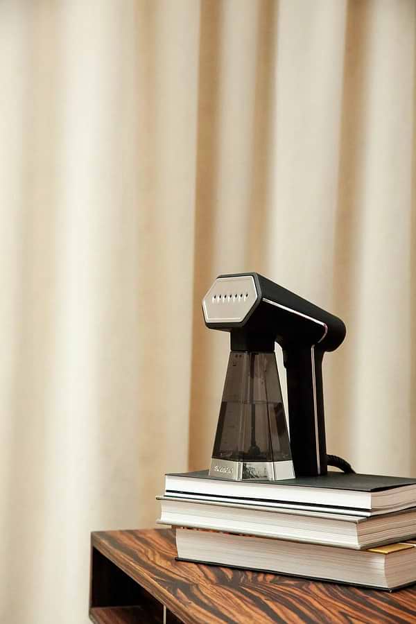 Фото - Вертикальный отпариватель ручной SteamOne SN300SB