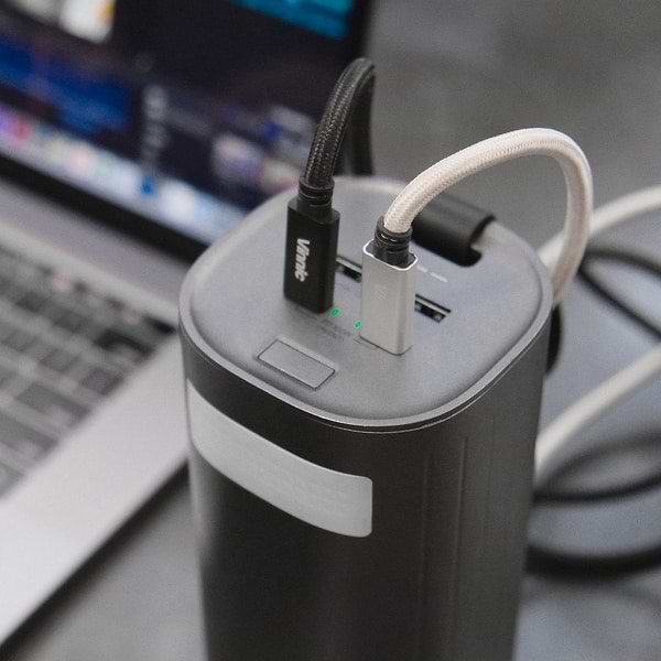Фото - Батарея мобильная Vinnic MOUNT PARKER 60000 mAh 200W (VPPB-LF200WBK)