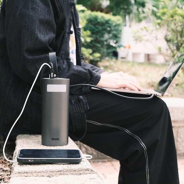 Фото - Батарея мобильная Vinnic MOUNT PARKER 60000 mAh 200W (VPPB-LF200WBK)