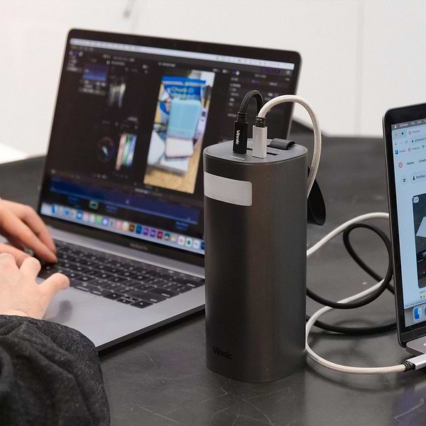 Фото - Батарея мобильная Vinnic MOUNT PARKER 60000 mAh 200W (VPPB-LF200WBK)