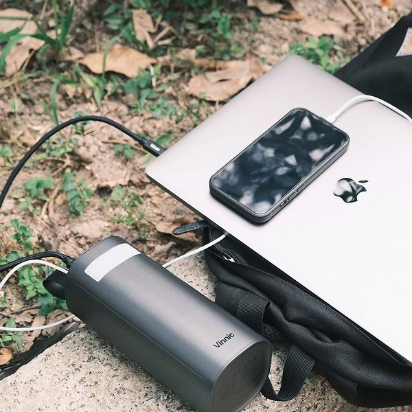 Фото - Батарея мобильная Vinnic MOUNT PARKER 60000 mAh 200W (VPPB-LF200WBK)
