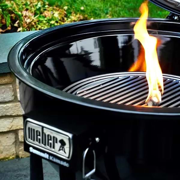 Фото - Мангал для пікніка Weber Summit Kamado E6 61 см (18201004)