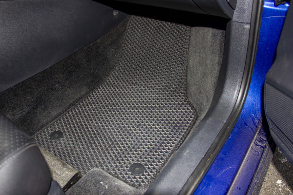 Фото - Коврики из экокожи в салон авто передние EVAtech ECO для Passat NMS Volkswagen 2010-2015 1 поколение Sedan USA VW1693AK2AV4BBB