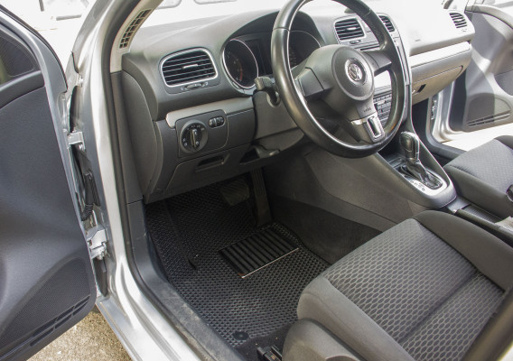 Фото - Коврики из экокожи в салон авто передние EVAtech для Golf (VI) AT Volkswagen 2009-2012 6 поколение Combi EU (VW31373A2AV4BBB)