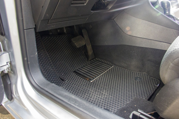 Фото - Коврики из экокожи в салон авто передние EVAtech для Golf (VI) AT Volkswagen 2009-2012 6 поколение Combi EU (VW31373A2AV4BBB)