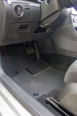 Фото - Коврики из экокожи в салон авто передние EVAtech для Golf (VI) AT Volkswagen 2009-2012 6 поколение Combi EU (VW31373A2AV4BBB)