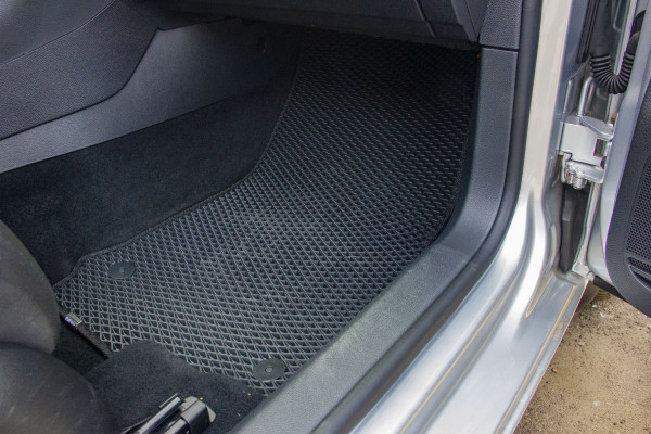 Фото - Коврики из экокожи в салон авто передние EVAtech для Golf (VI) AT Volkswagen 2009-2012 6 поколение Combi EU (VW31373A2AV4BBB)