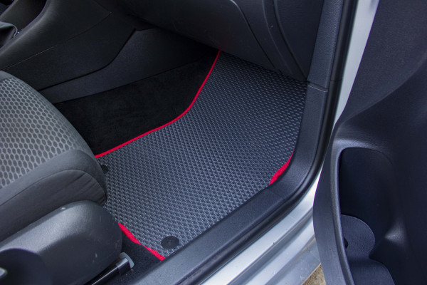 Фото - Коврики из экокожи в салон авто передние EVAtech для Golf (VI) AT Volkswagen 2009-2012 6 поколение Combi EU (VW31373A2AV4BBB)