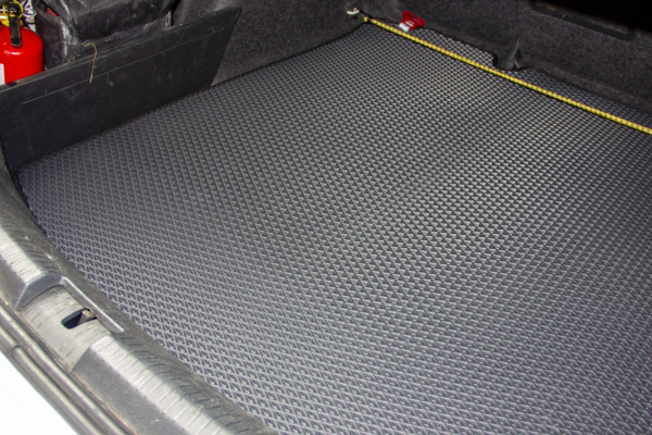 Фото - Килимок з екошкіри в багажник авто EVAtech для Jetta (VI) AT Volkswagen 2010-2018 6 покоління Sedan EU (VW3288BO1BBB)