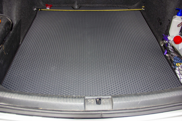 Фото - Килимок з екошкіри в багажник авто EVAtech для Jetta (VI) MT Volkswagen 2010-2018 6 покоління Sedan EU (VW3289BO1BBB)