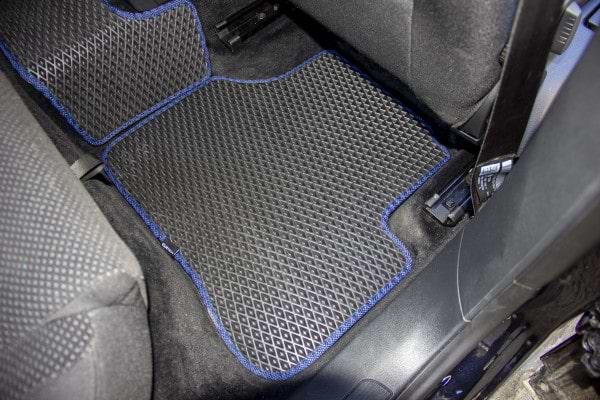 Фото - Килимки з екошкіри в салон авто EVAtech ECO для Passat (B6) (with armrest) Volkswagen 2005-2010 6 покоління Combi EU VW3263CM5AV4BBB